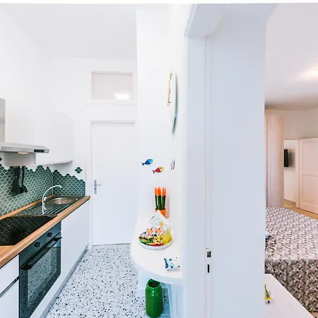 Eliolite House *