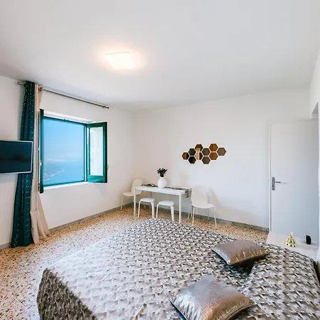 Holiday home Eliolite House Scala